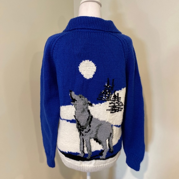 Vintage Cowichan-Style Hand-Knit Cardigan – Women’s S – Bold Wolf Motif - Picture 1 of 9